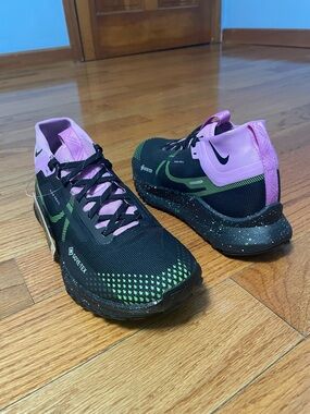 New Nike Pegasus Trail 4 GORE-TEX Waterproof Trail Running Shoes Women Size 8.5